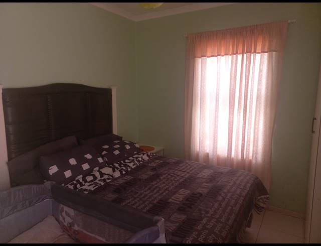 2 BEDROOM HOUSE FOR SALE IN ROCKLANDS